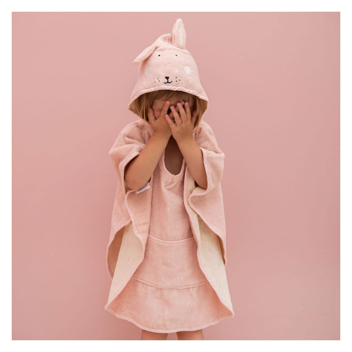 Trixie poncho - mrs. kanin - 100% ekologisk bomull - barnbadkappa med huva - med fina detaljer