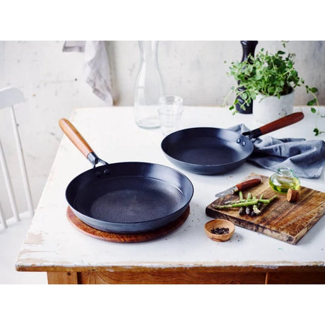 Beka mandala frying pan with wooden handle 20 cm black