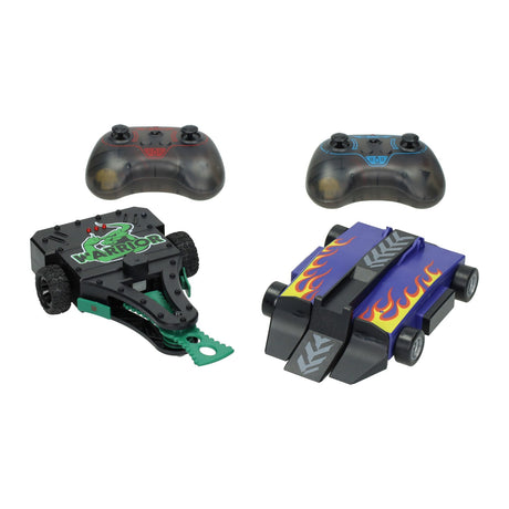 Lobbes Toys BV RC controlled battle robots - set of 2 robots and arena