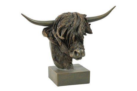 Countryfield beeld schotse hooglander op voet ulla bruin polystone 39x16x33cm